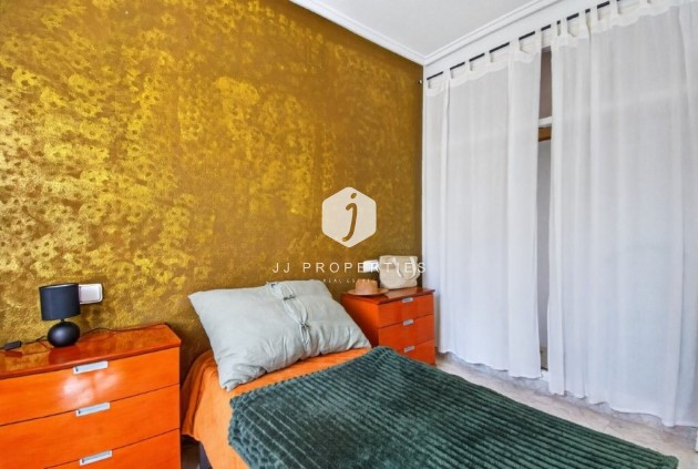 Resale - Chalet -
Torrevieja - Los altos