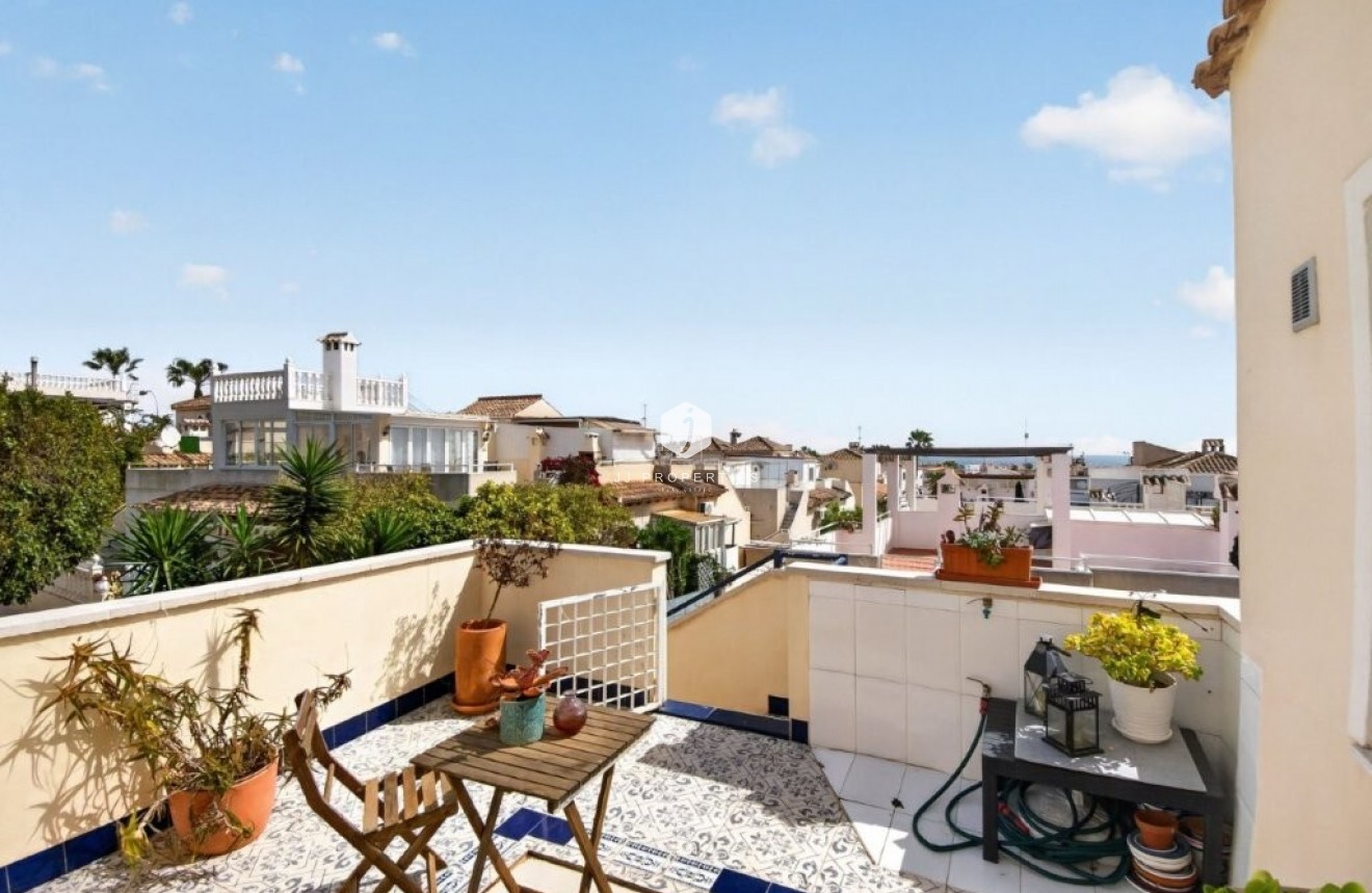 Resale - Chalet -
Torrevieja - Los altos