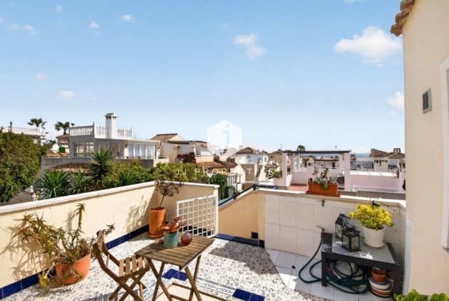 Resale - Chalet -
Torrevieja - Los altos