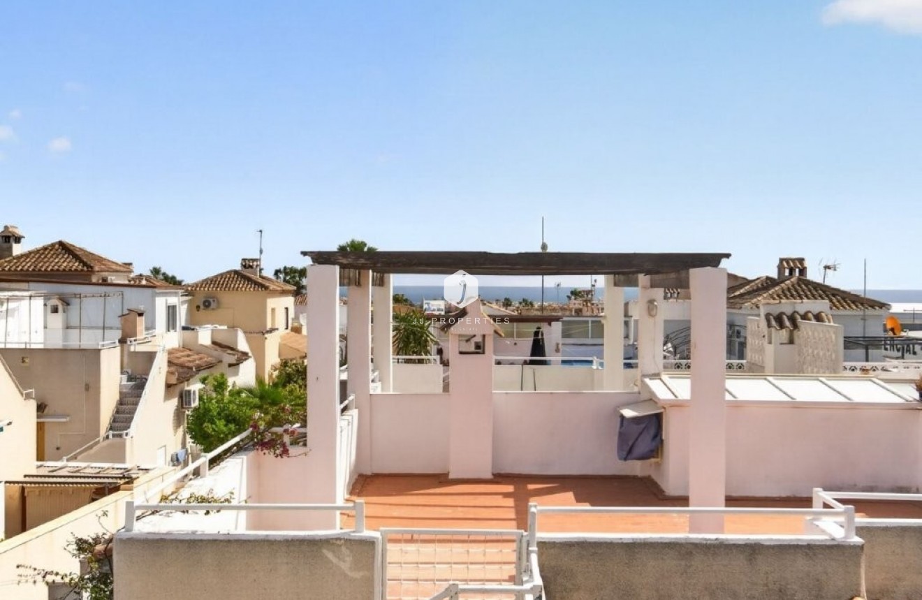 Resale - Chalet -
Torrevieja - Los altos
