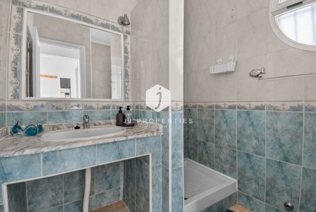 Resale - Chalet -
Torrevieja - Los altos
