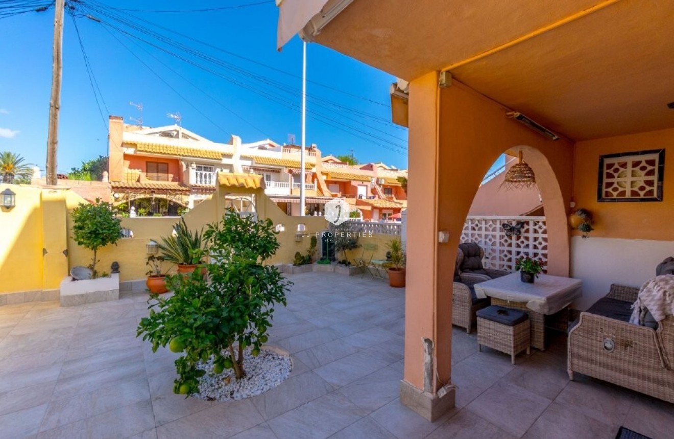 Tweedehands - Appartement / flat -
Torrevieja - La Rosaleda