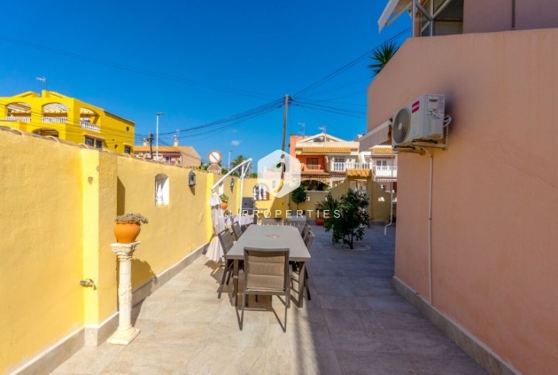 Tweedehands - Appartement / flat -
Torrevieja - La Rosaleda