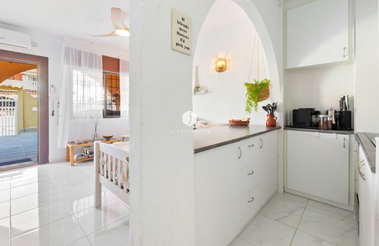Tweedehands - Appartement / flat -
Torrevieja - La Rosaleda