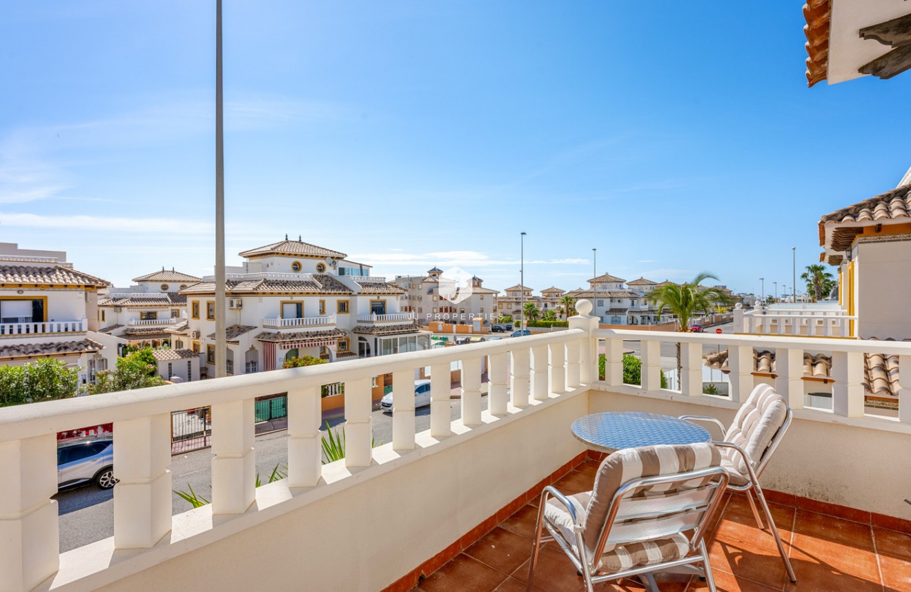 Z drugiej ręki - Szalet -
Cabo Roig - Costa Blanca