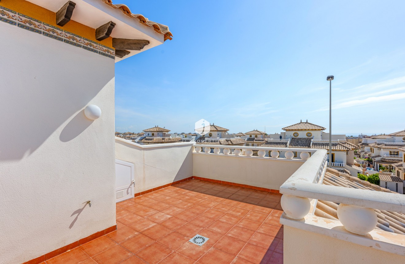 Z drugiej ręki - Szalet -
Cabo Roig - Costa Blanca