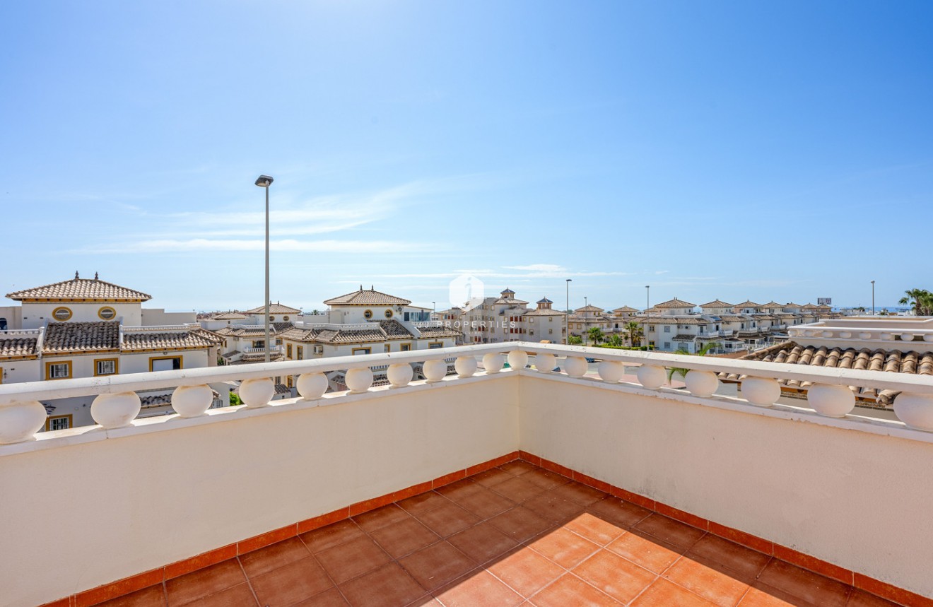 Z drugiej ręki - Szalet -
Cabo Roig - Costa Blanca