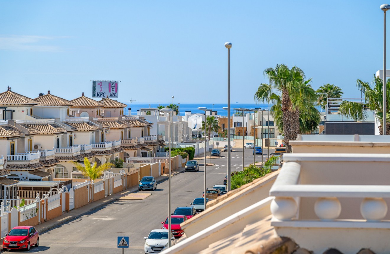 Z drugiej ręki - Szalet -
Cabo Roig - Costa Blanca