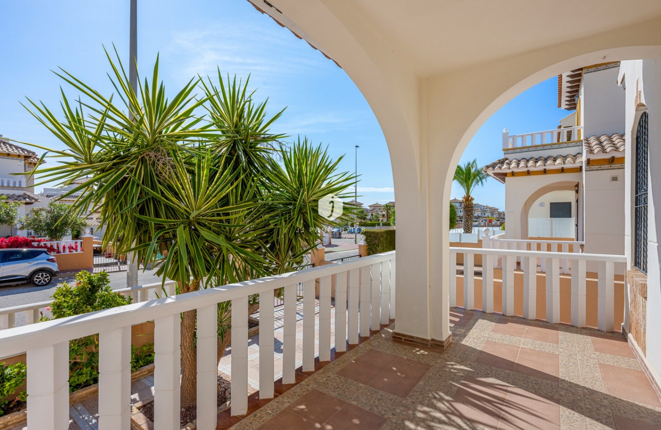 Z drugiej ręki - Szalet -
Cabo Roig - Costa Blanca