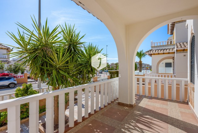 Z drugiej ręki - Szalet -
Cabo Roig - Costa Blanca