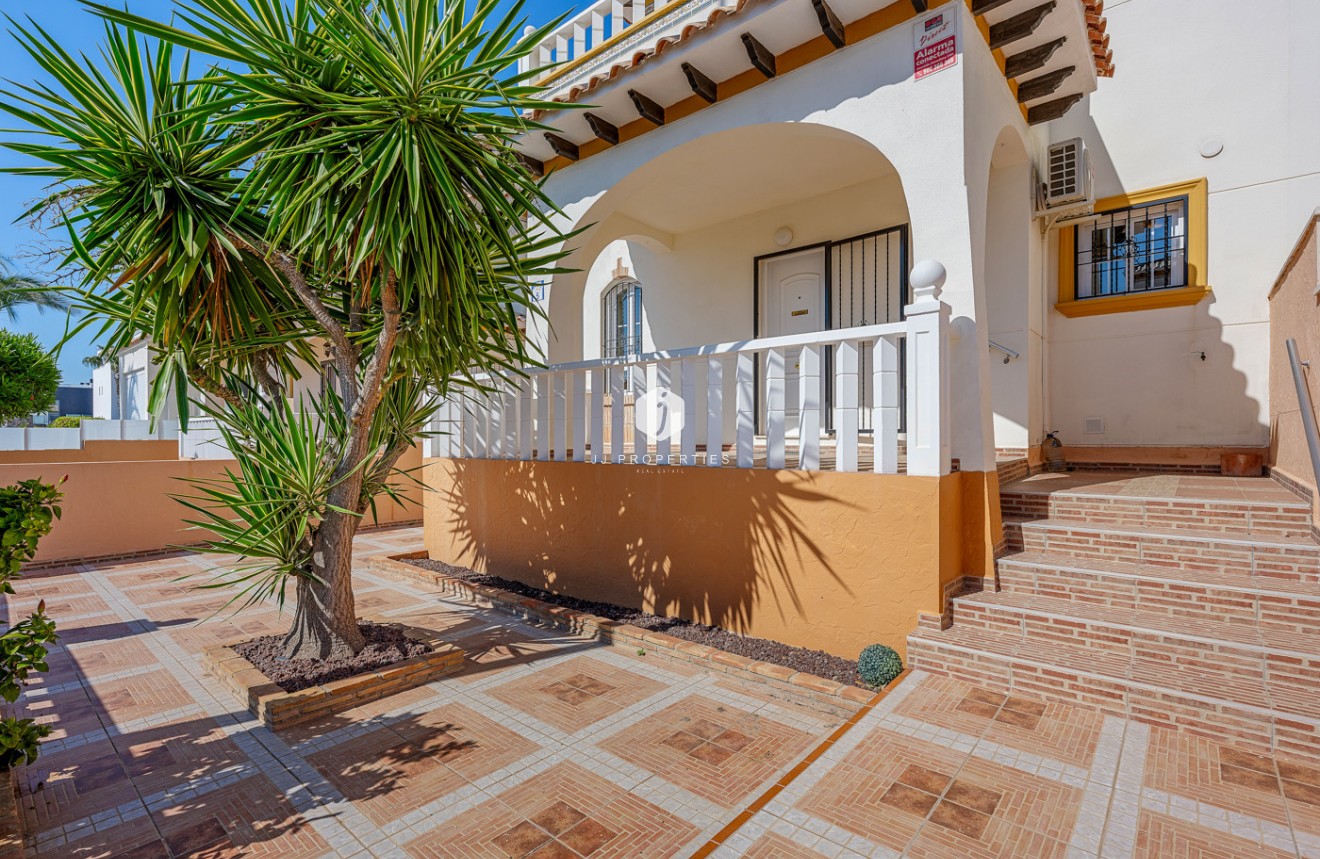 Z drugiej ręki - Szalet -
Cabo Roig - Costa Blanca