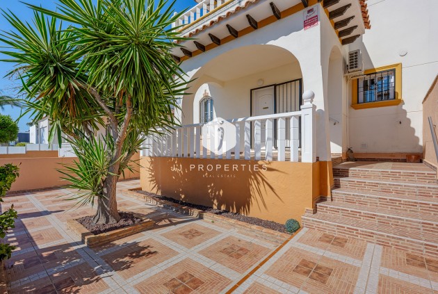Z drugiej ręki - Szalet -
Cabo Roig - Costa Blanca