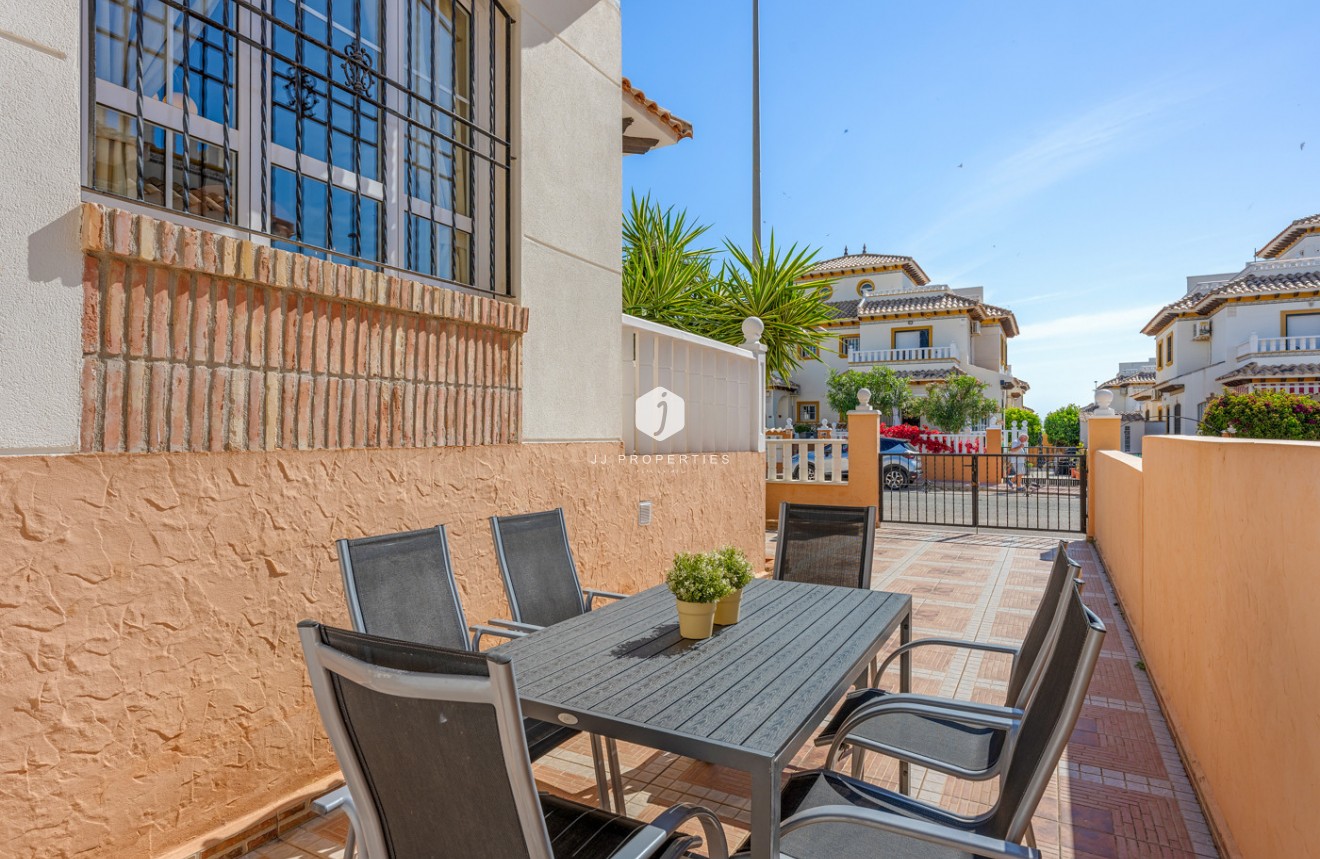 Z drugiej ręki - Szalet -
Cabo Roig - Costa Blanca