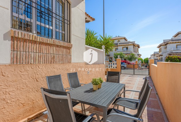 Z drugiej ręki - Szalet -
Cabo Roig - Costa Blanca
