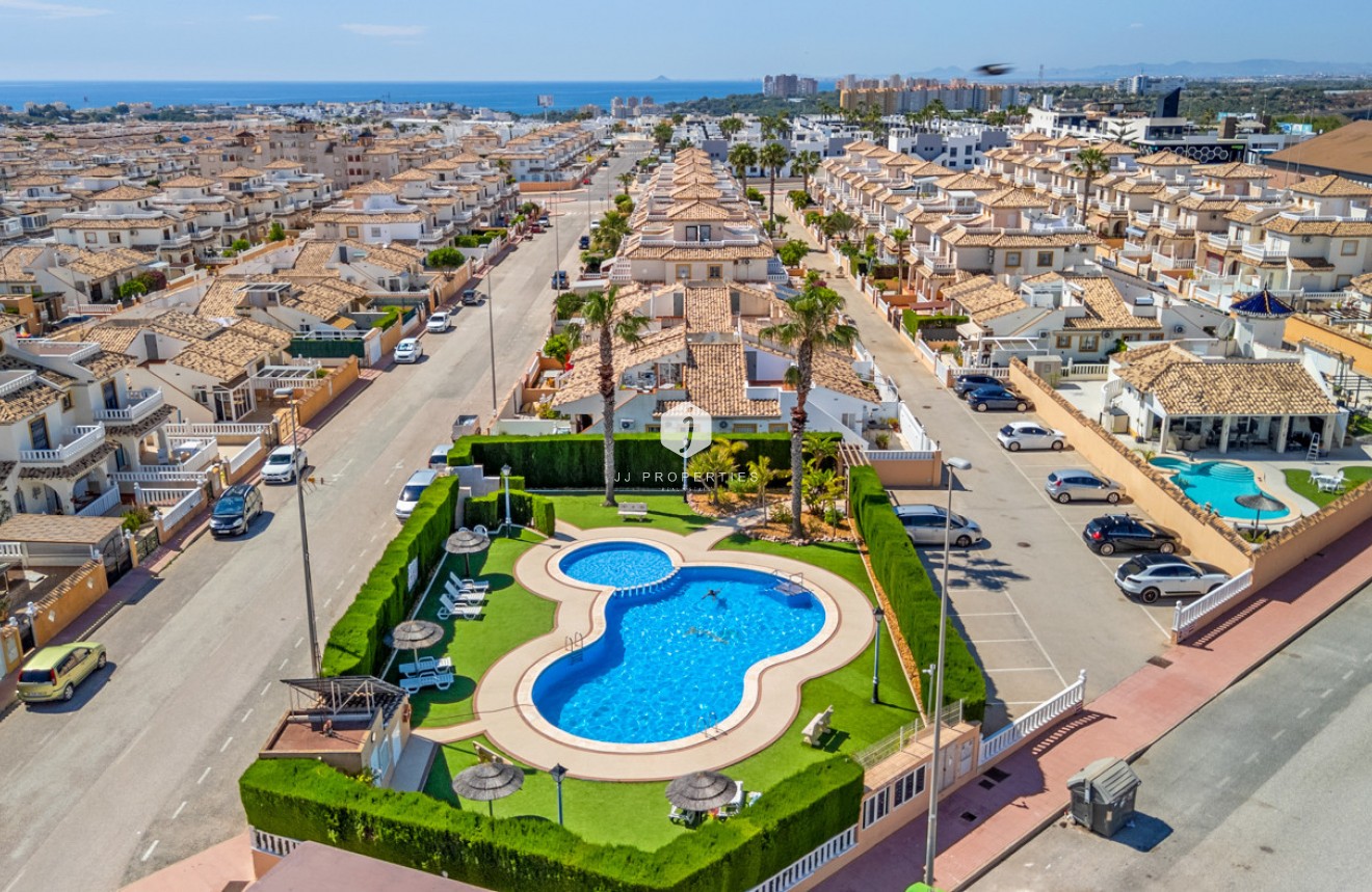Z drugiej ręki - Szalet -
Cabo Roig - Costa Blanca