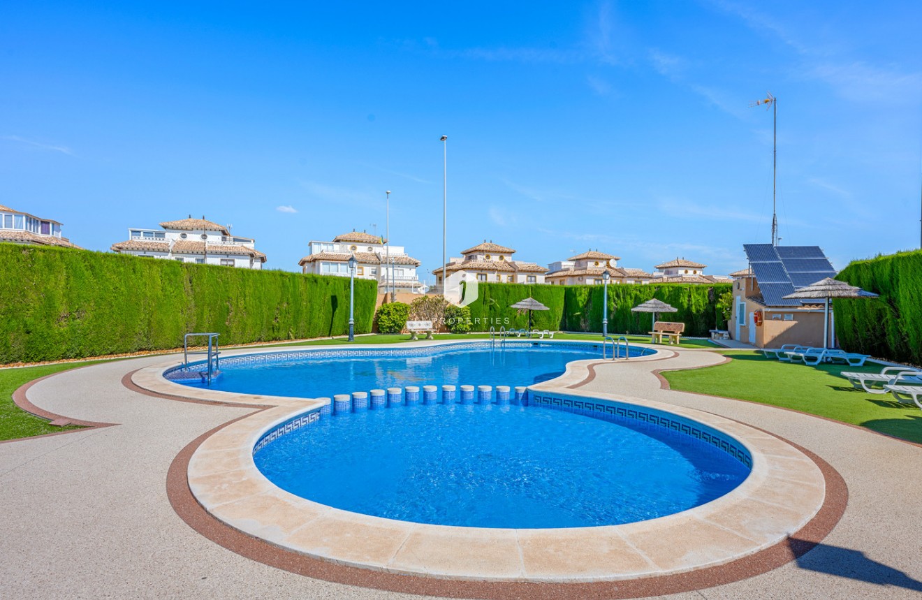 Z drugiej ręki - Szalet -
Cabo Roig - Costa Blanca