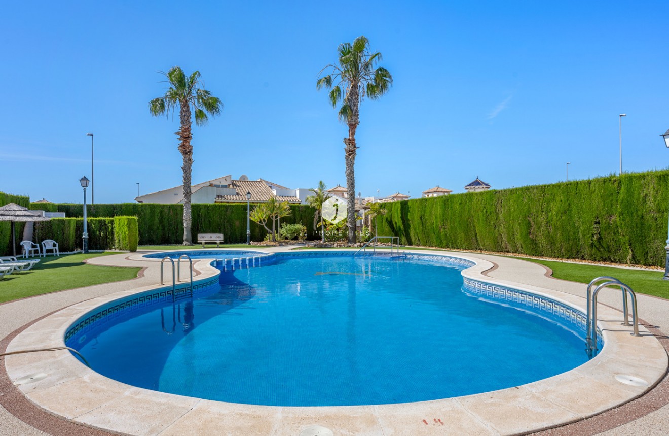 Z drugiej ręki - Szalet -
Cabo Roig - Costa Blanca