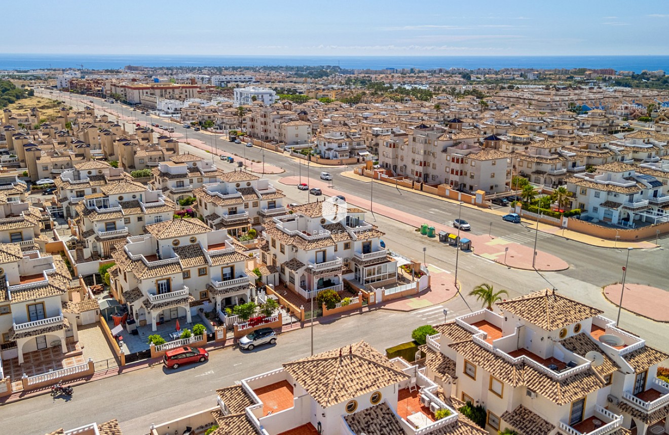 Z drugiej ręki - Szalet -
Cabo Roig - Costa Blanca