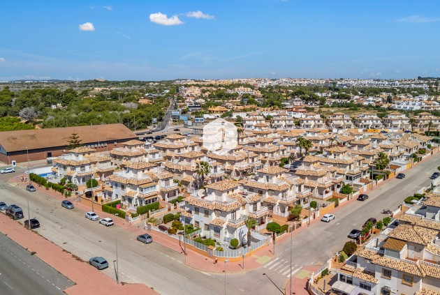 Z drugiej ręki - Szalet -
Cabo Roig - Costa Blanca