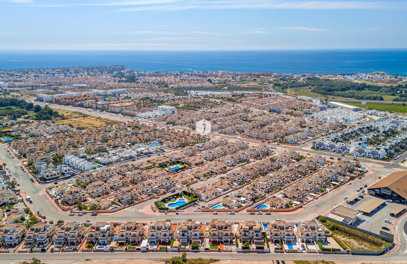 Z drugiej ręki - Szalet -
Cabo Roig - Costa Blanca