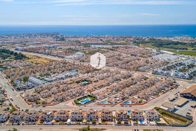 Z drugiej ręki - Szalet -
Cabo Roig - Costa Blanca