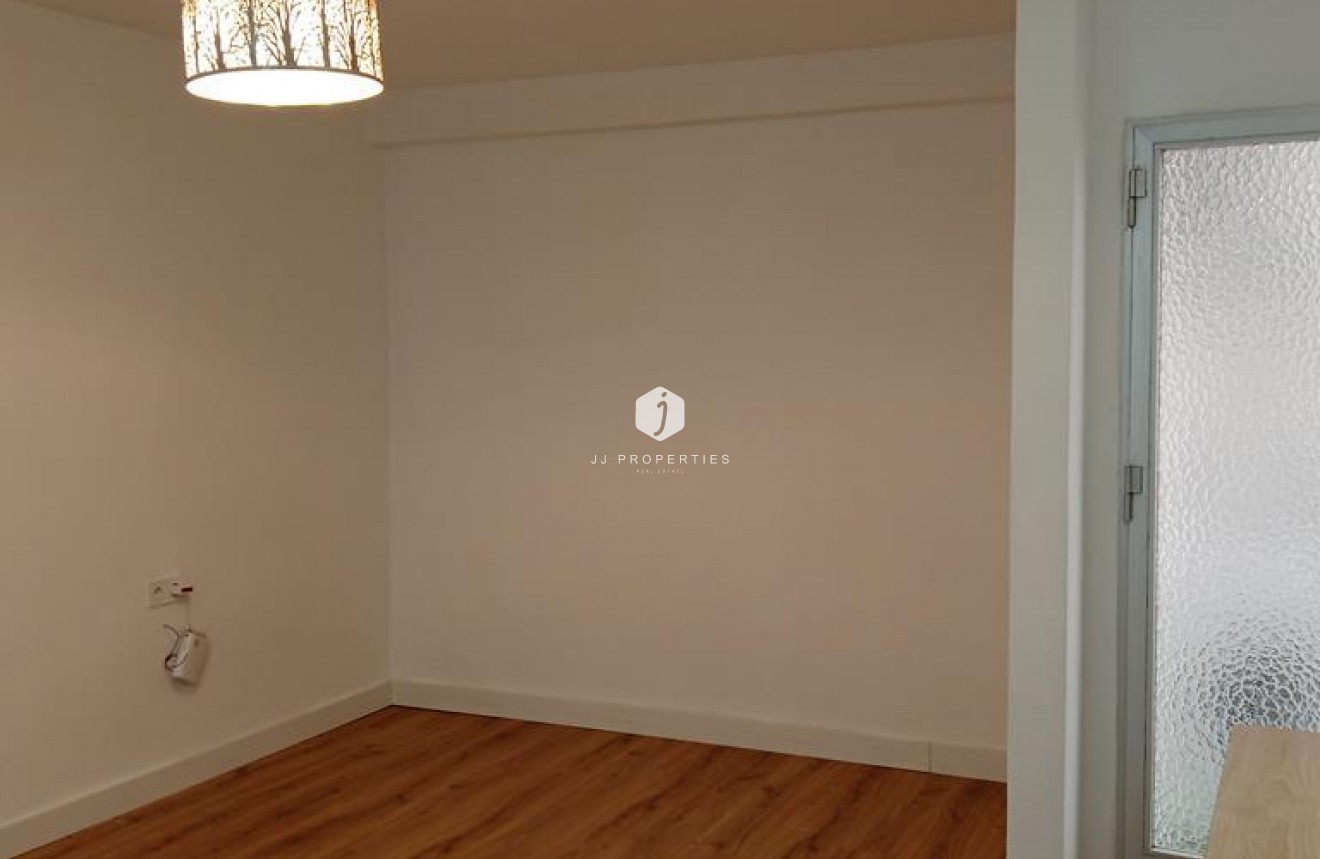 Aus zweiter Hand - Wohnung -
Torrevieja - El molino