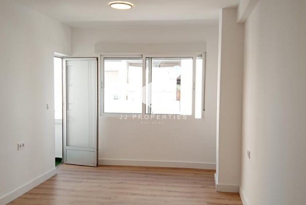 Aus zweiter Hand - Wohnung -
Torrevieja - El molino
