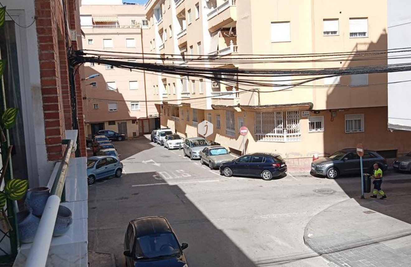 Aus zweiter Hand - Wohnung -
Torrevieja - El molino