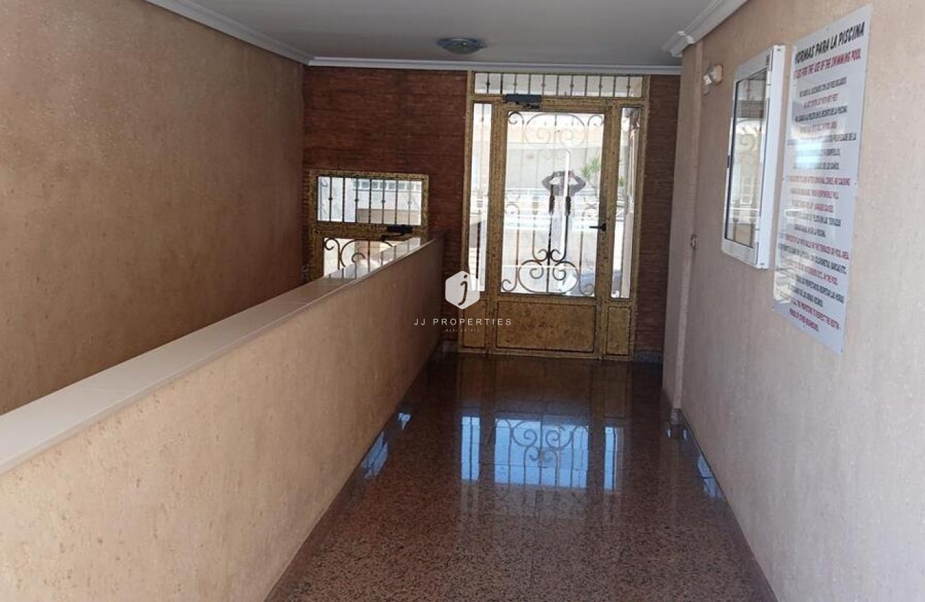 Tweedehands - Appartement / flat -
Los Montesinos - PUEBLO CENTRO