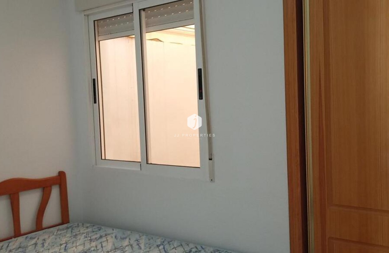 Tweedehands - Appartement / flat -
Los Montesinos - PUEBLO CENTRO