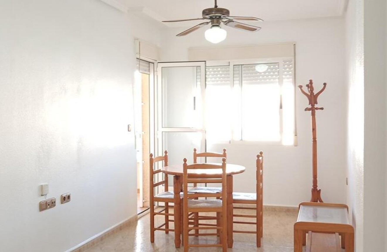 Tweedehands - Appartement / flat -
Los Montesinos - PUEBLO CENTRO