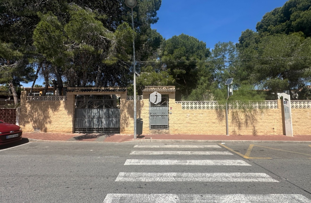 Z drugiej ręki - Villa -
Torrevieja - Costa Blanca