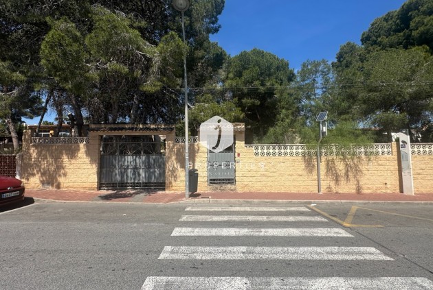 Z drugiej ręki - Villa -
Torrevieja - Costa Blanca