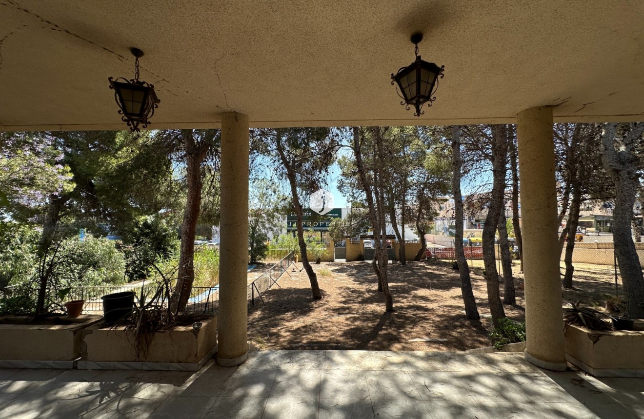 Z drugiej ręki - Villa -
Torrevieja - Costa Blanca