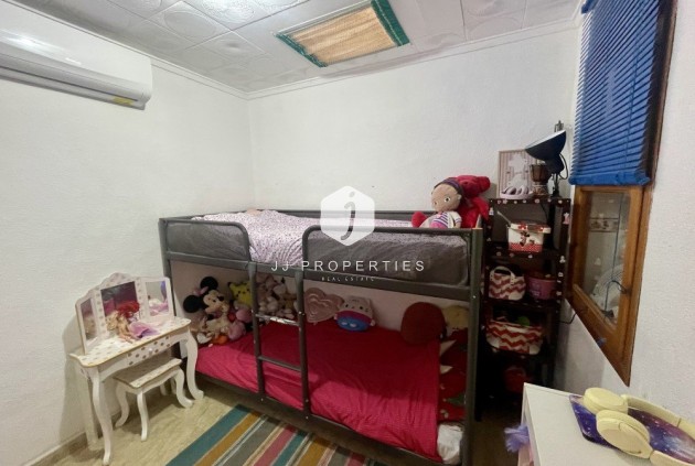Resale - Chalet -
Torrevieja - Costa Blanca