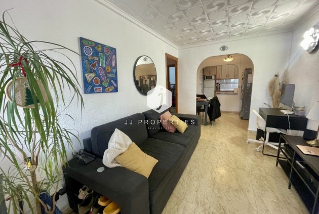 Resale - Chalet -
Torrevieja - Costa Blanca