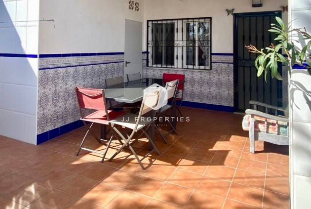 Resale - Chalet -
Torrevieja - Costa Blanca