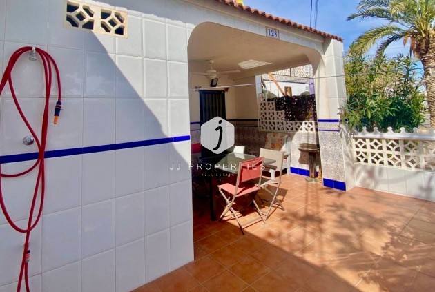 Resale - Chalet -
Torrevieja - Costa Blanca