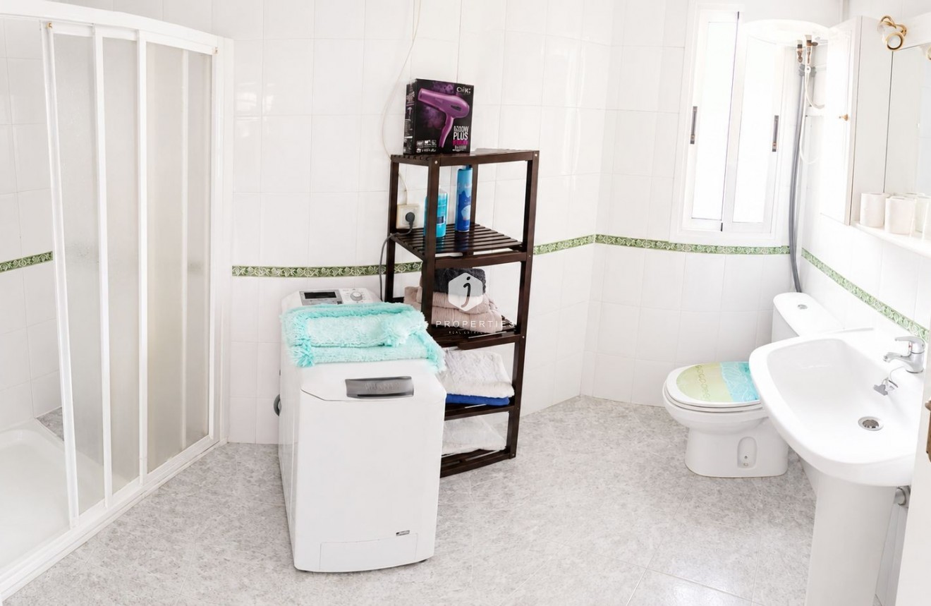 Aus zweiter Hand - Wohnung -
San Miguel de Salinas - Inland