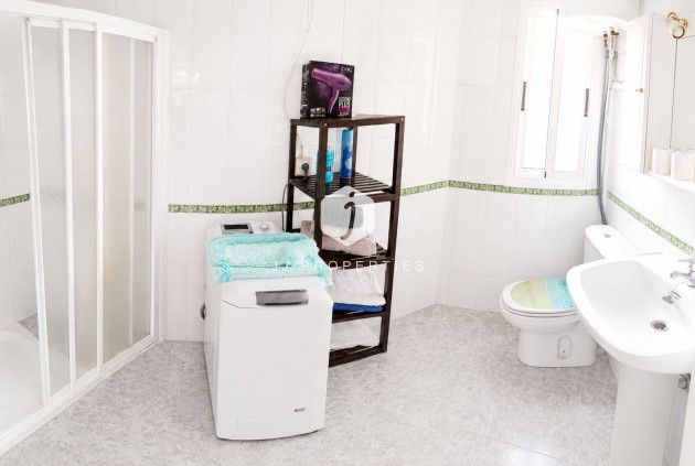 Aus zweiter Hand - Wohnung -
San Miguel de Salinas - Inland