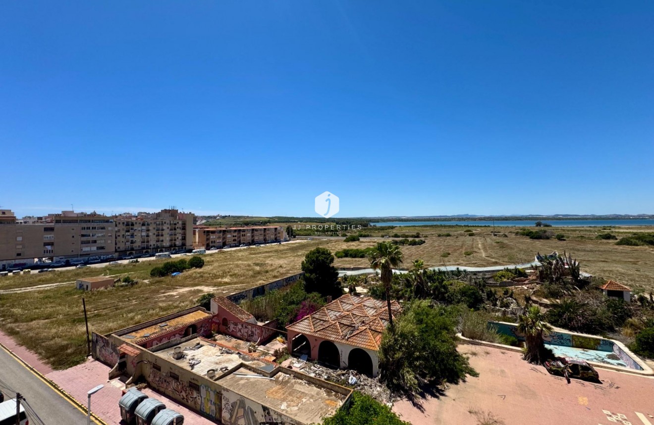 Resale - Apartment / flat -
Torrevieja - Gaspar Perrelló