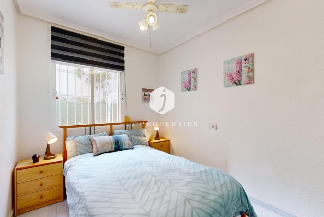 Resale - Chalet -
San Miguel de Salinas - 03193
