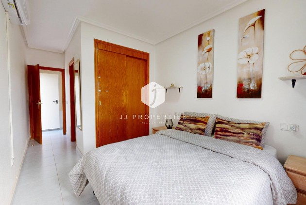 Resale - Chalet -
San Miguel de Salinas - 03193