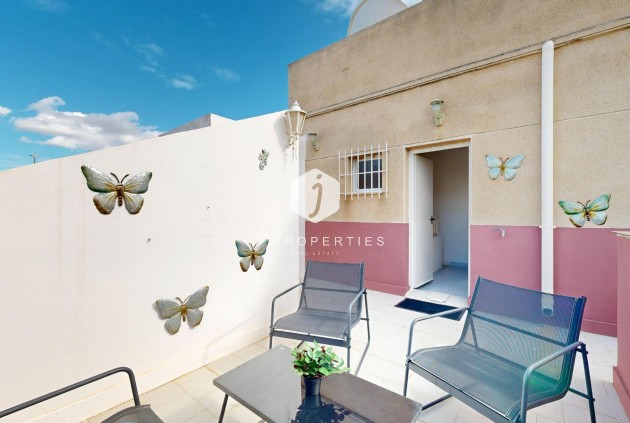 Resale - Chalet -
San Miguel de Salinas - 03193