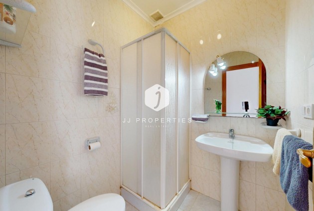 Resale - Chalet -
San Miguel de Salinas - 03193