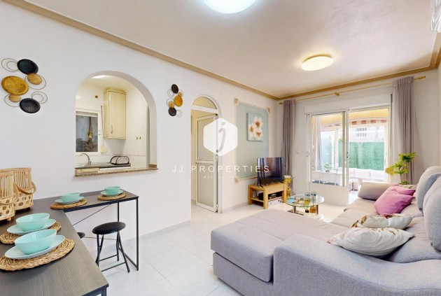 Resale - Chalet -
San Miguel de Salinas - 03193
