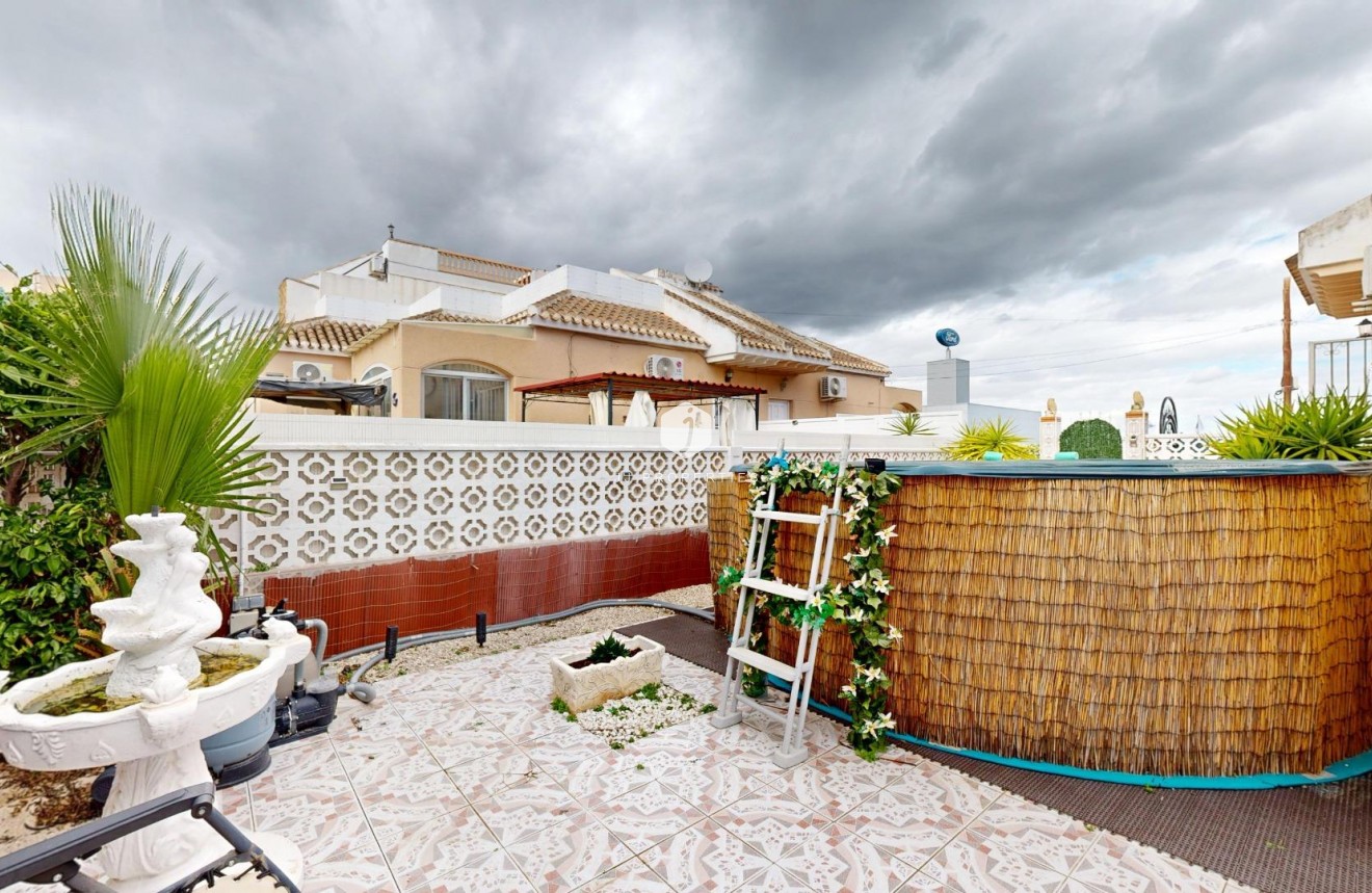 Resale - Chalet -
San Miguel de Salinas - 03193