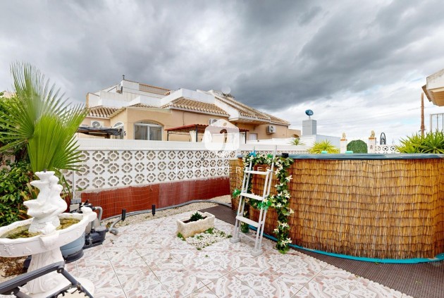 Resale - Chalet -
San Miguel de Salinas - 03193