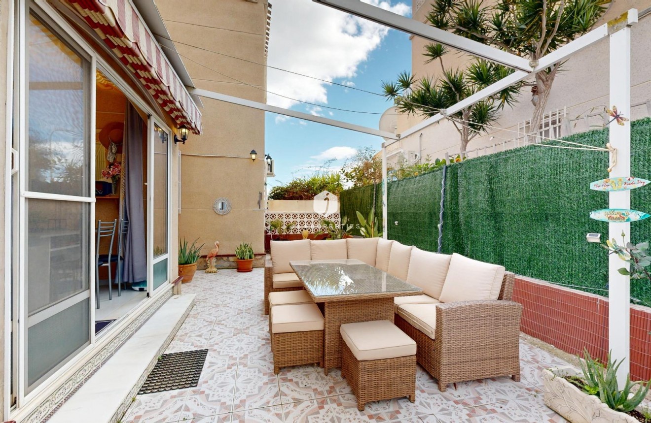 Resale - Chalet -
San Miguel de Salinas - 03193