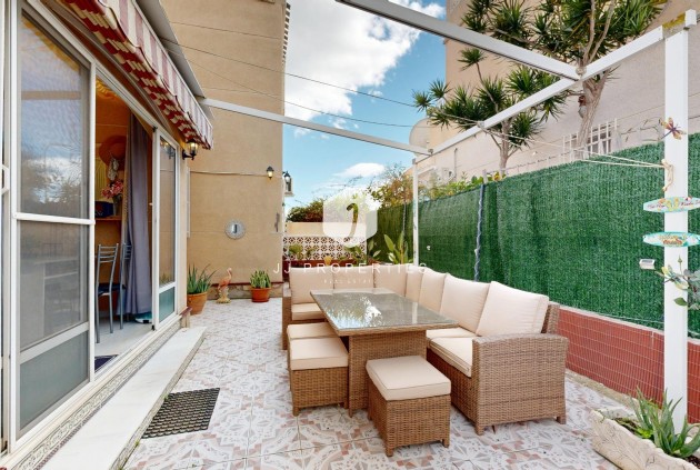 Resale - Chalet -
San Miguel de Salinas - 03193